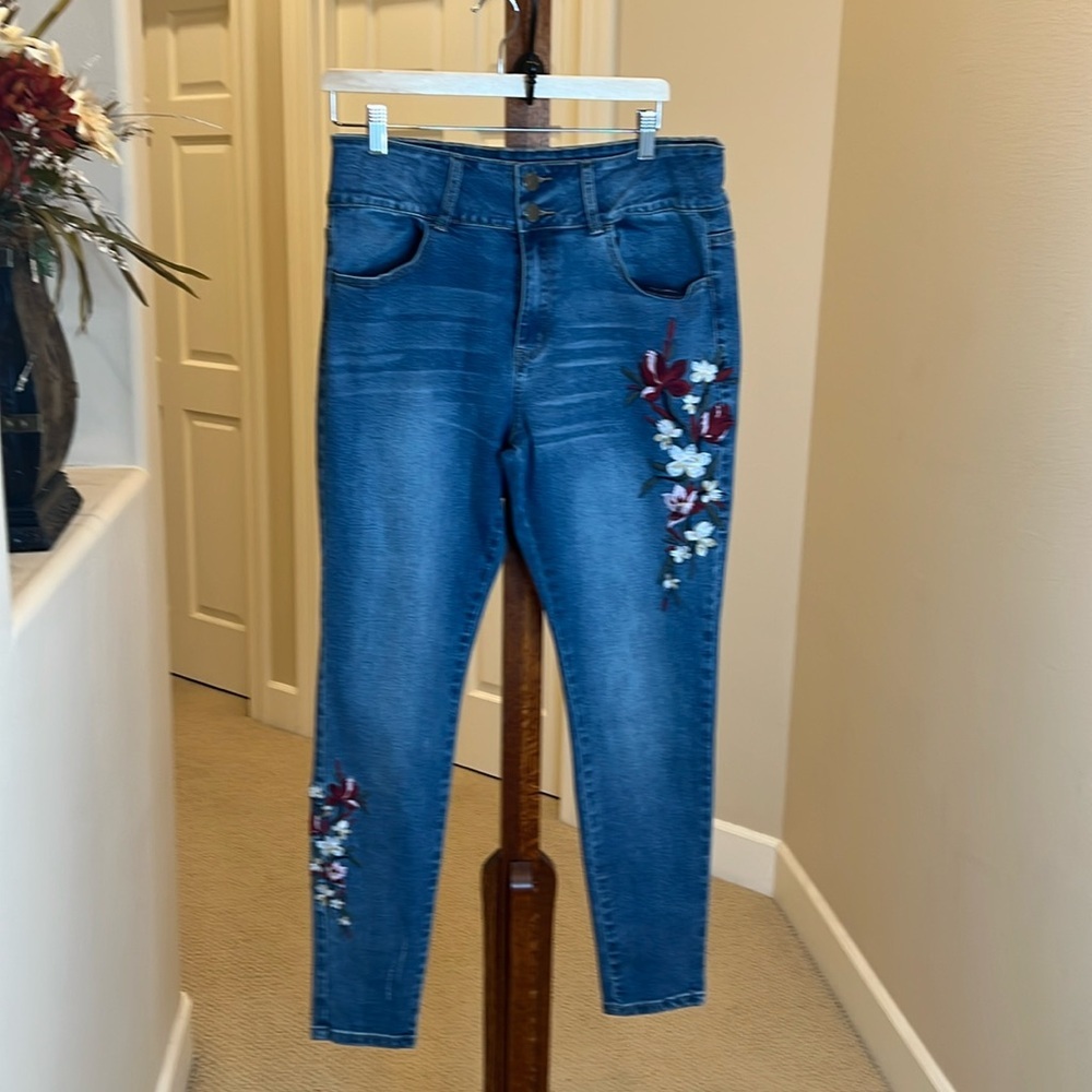 Chic Denim Designed For Fit Made for Addiction Harley High Rise Skinny Jean